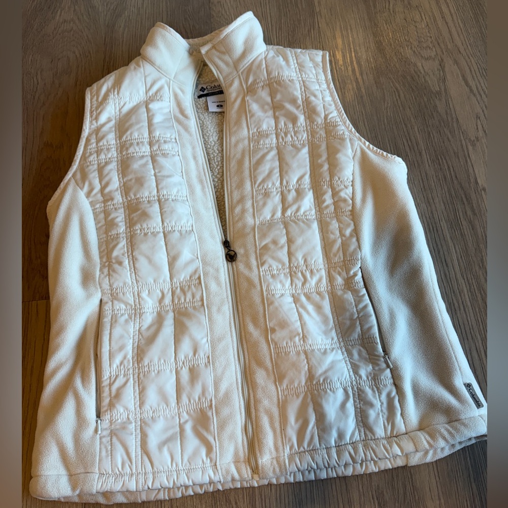 Columbia Cream Fleece Vest